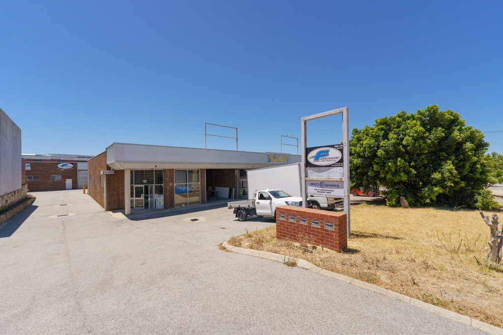 2/4 Dobra Road, Yangebup WA
