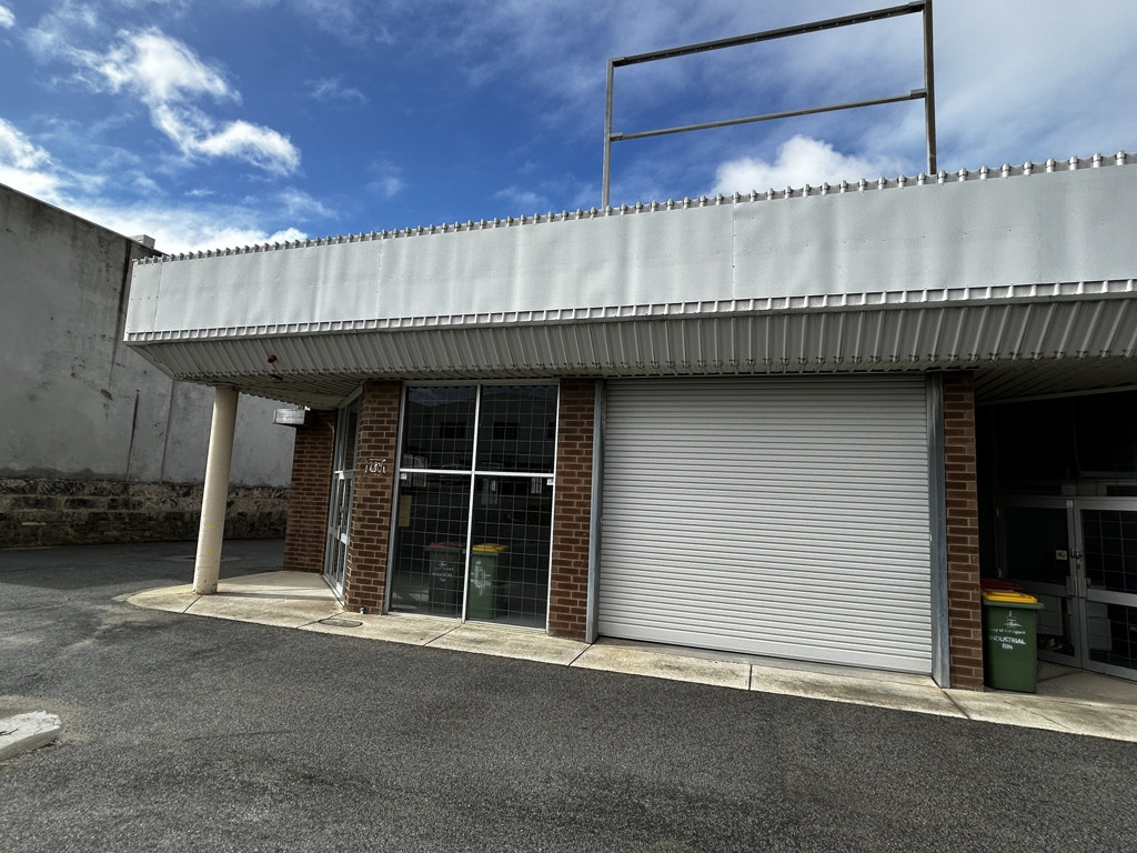 2/4 Dobra Road, Yangebup WA