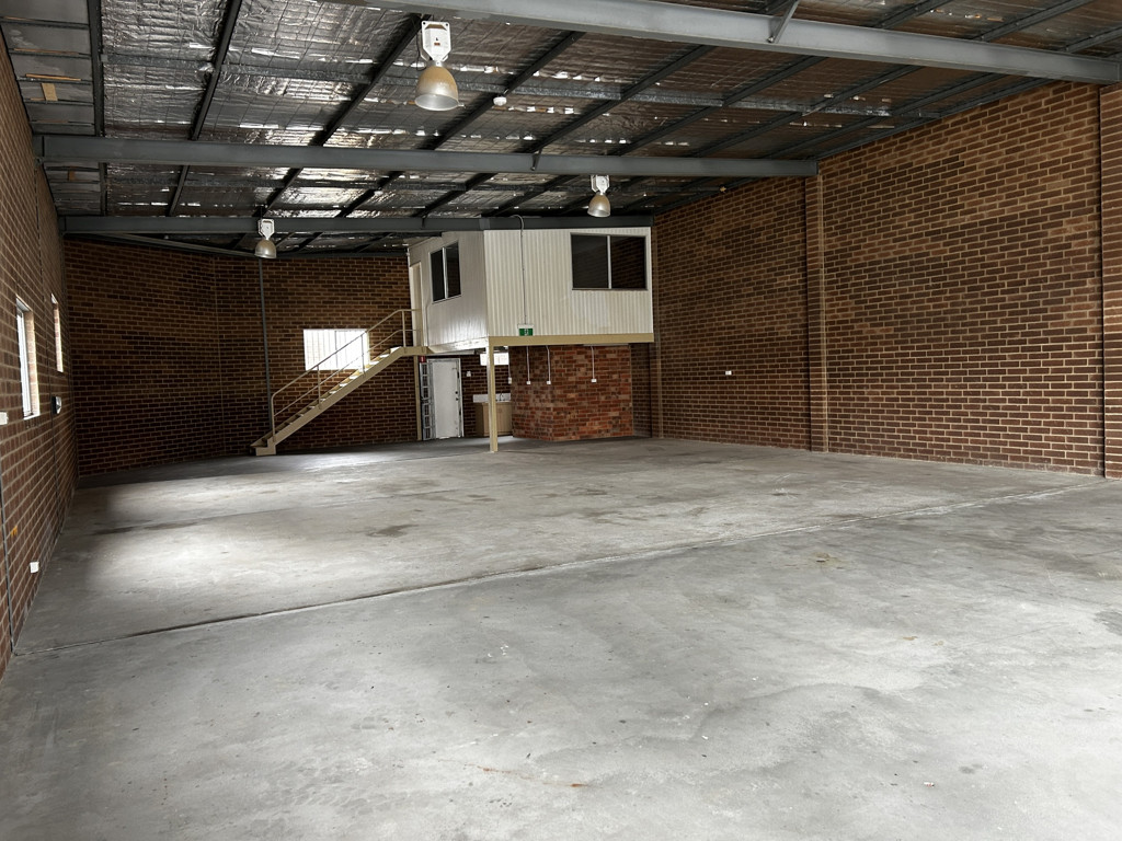 2/4 Dobra Road, Yangebup WA