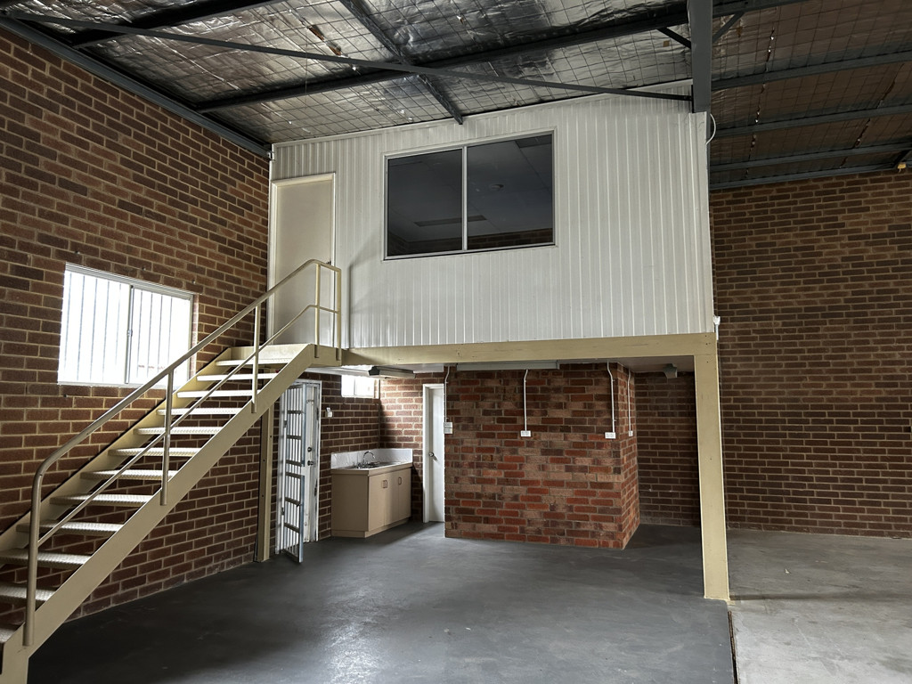 2/4 Dobra Road, Yangebup WA