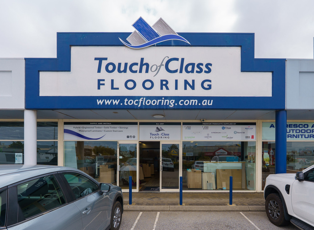 Showroom-Commercial with Warehouse